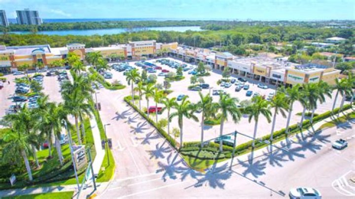	Boca Raton may switch to private garbage collection	